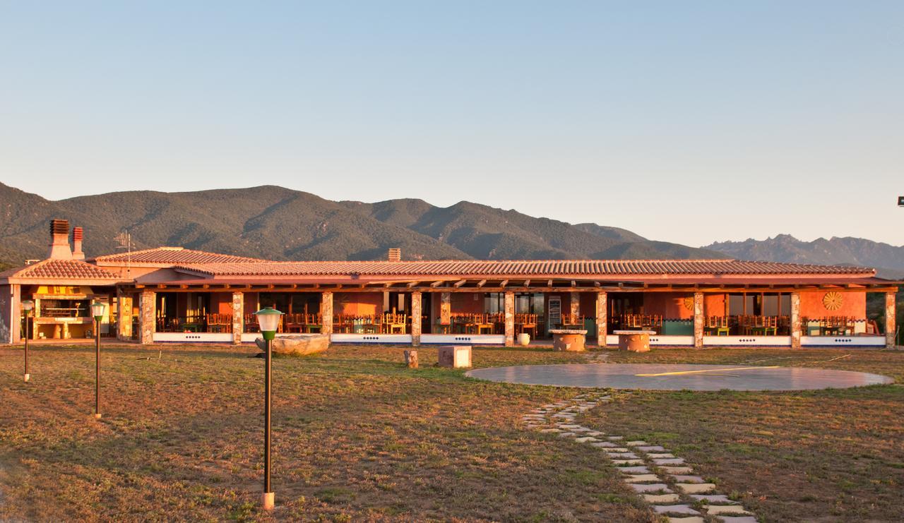 Hostal Is Bisus Castiadas Exterior foto