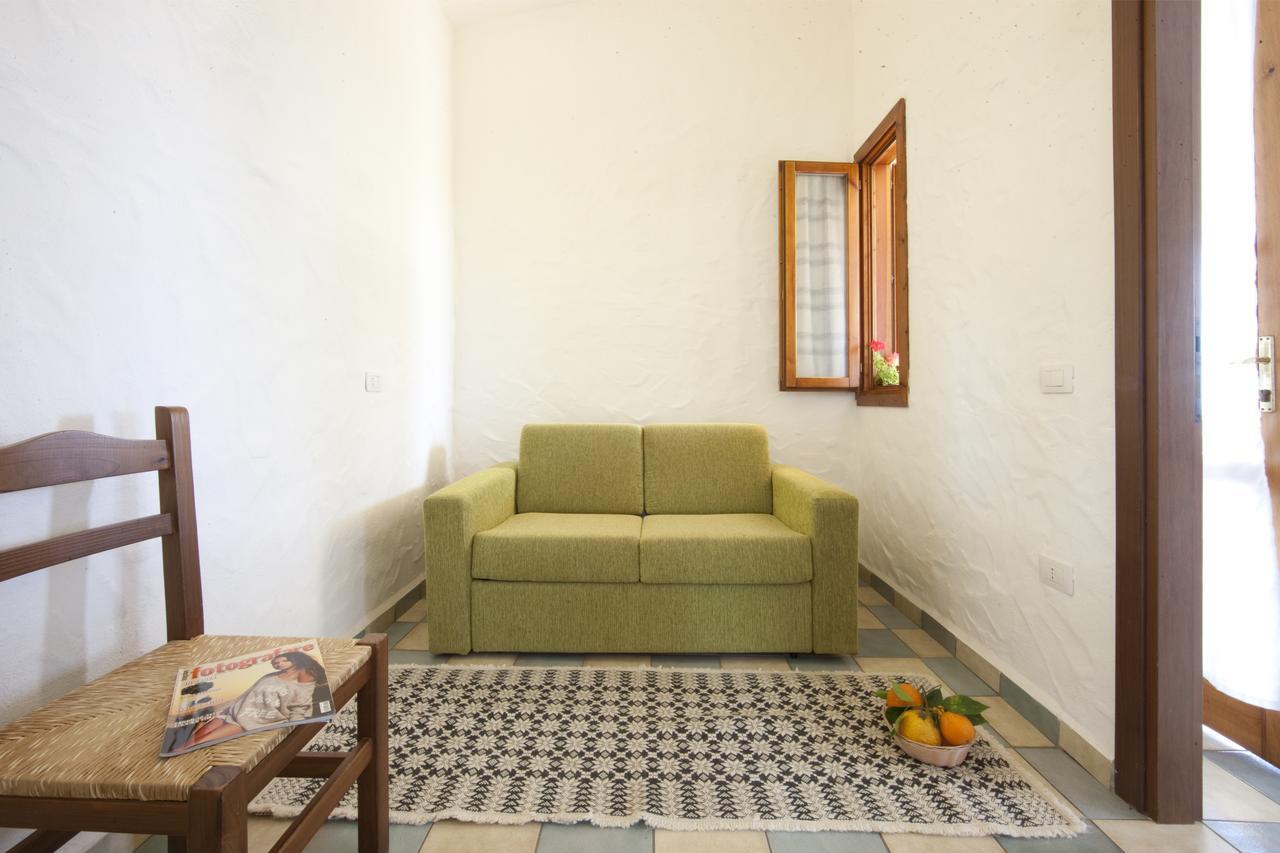 Hostal Is Bisus Castiadas Exterior foto